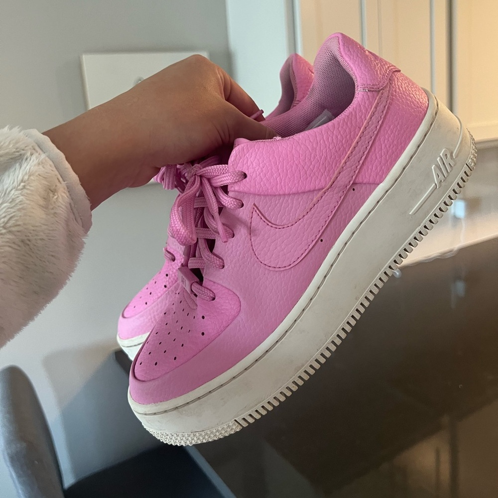 Women’s pink platform AF1